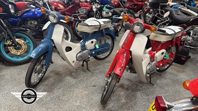 Lot 32 - 2x HONDA C50S