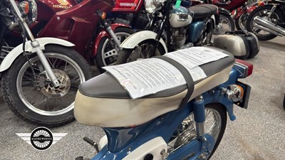 Lot 32 - 2x HONDA C50S