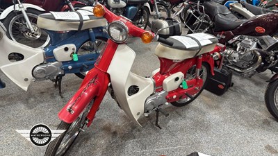 Lot 32 - 2x HONDA C50S
