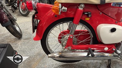 Lot 32 - 2x HONDA C50S