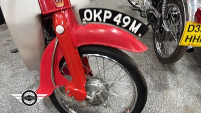 Lot 32 - 2x HONDA C50S