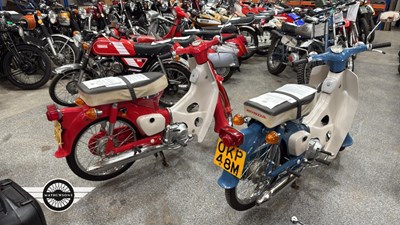 Lot 32 - 2x HONDA C50S