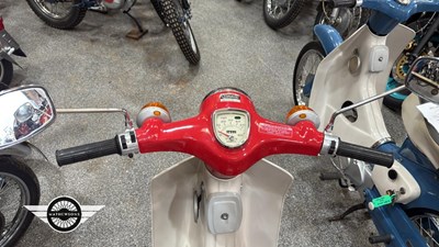 Lot 32 - 2x HONDA C50S