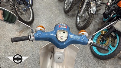 Lot 32 - 2x HONDA C50S