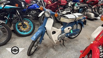 Lot 32 - 2x HONDA C50S