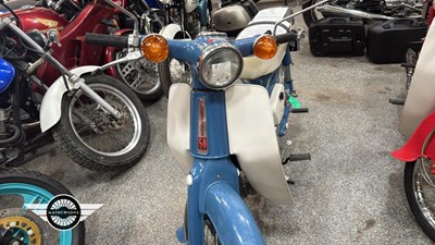 Lot 32 - 2x HONDA C50S