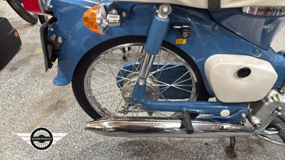 Lot 32 - 2x HONDA C50S