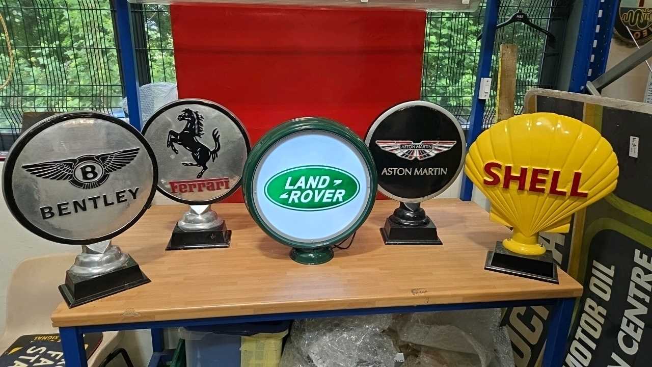 Lot 147 - LAND ROVER LIGHT UP SIGN + 4 X CAST SIGNS