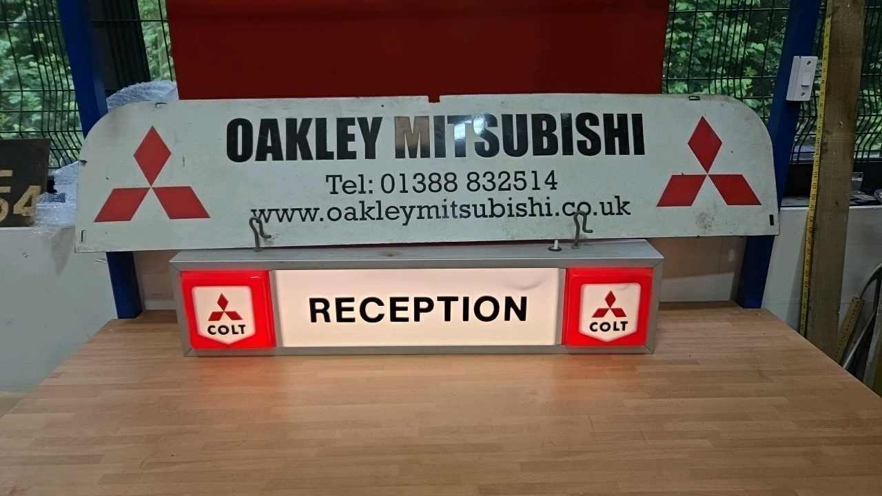 Lot 197 - MITSUBISHI , DOUBLE SIDED LIGHT UP SIGN + ALUMINIUM SIGN