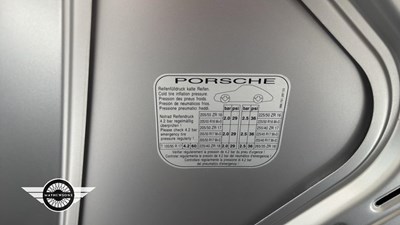 Lot 86 - 1998 PORSCHE BOXSTER