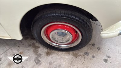 Lot 88 - 1972 MORRIS 6 CWT VAN