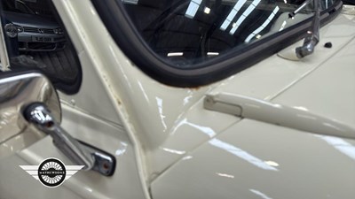 Lot 88 - 1972 MORRIS 6 CWT VAN