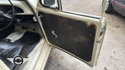 Lot 88 - 1972 MORRIS 6 CWT VAN