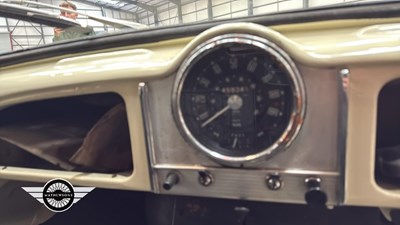 Lot 88 - 1972 MORRIS 6 CWT VAN