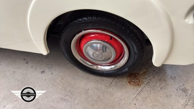 Lot 88 - 1972 MORRIS 6 CWT VAN