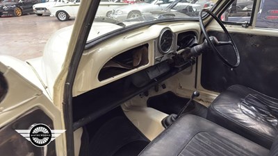Lot 88 - 1972 MORRIS 6 CWT VAN