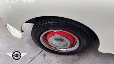 Lot 88 - 1972 MORRIS 6 CWT VAN