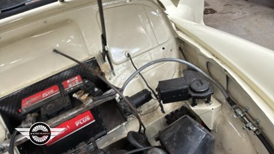 Lot 88 - 1972 MORRIS 6 CWT VAN