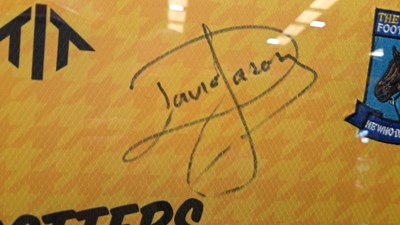 Lot 219 - FRAMED FOOTBALL SHIRT SIGNED BY DAVID JASON