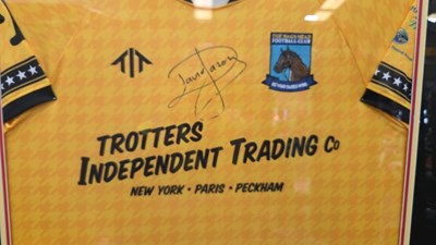 Lot 219 - FRAMED FOOTBALL SHIRT SIGNED BY DAVID JASON