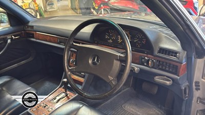 Lot 390 - 1989 MERCEDES 420 SEC AUTO