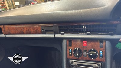 Lot 390 - 1989 MERCEDES 420 SEC AUTO