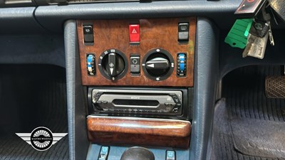 Lot 390 - 1989 MERCEDES 420 SEC AUTO
