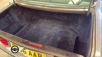 Lot 390 - 1989 MERCEDES 420 SEC AUTO