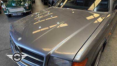 Lot 390 - 1989 MERCEDES 420 SEC AUTO