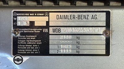Lot 390 - 1989 MERCEDES 420 SEC AUTO