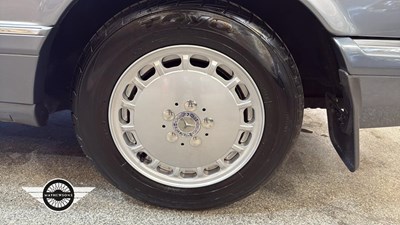 Lot 390 - 1989 MERCEDES 420 SEC AUTO