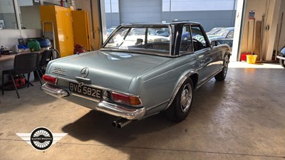 Lot 404 - 1967 MERCEDES 250 SL