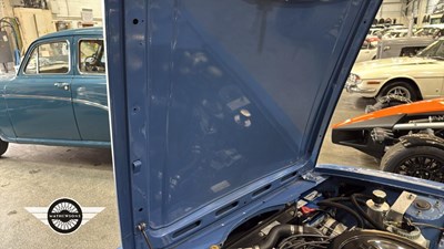 Lot 138 - 1972 TRIUMPH STAG