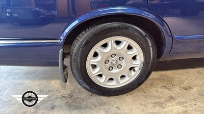 Lot 299 - 2002 JAGUAR XJ8 3.2