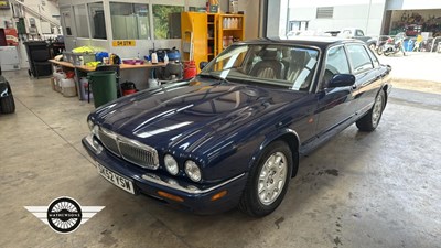 Lot 299 - 2002 JAGUAR XJ8 3.2