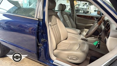 Lot 299 - 2002 JAGUAR XJ8 3.2