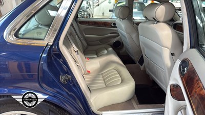 Lot 299 - 2002 JAGUAR XJ8 3.2
