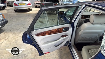 Lot 299 - 2002 JAGUAR XJ8 3.2