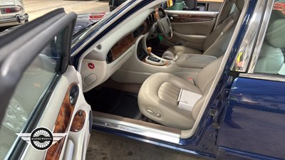 Lot 299 - 2002 JAGUAR XJ8 3.2