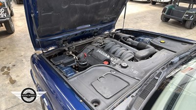 Lot 299 - 2002 JAGUAR XJ8 3.2
