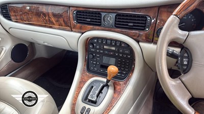 Lot 299 - 2002 JAGUAR XJ8 3.2