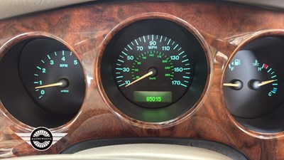Lot 299 - 2002 JAGUAR XJ8 3.2