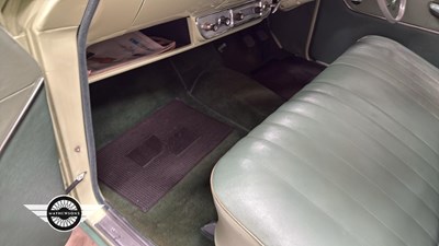 Lot 354 - 1961 FORD ZEPHYR