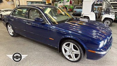 Lot 206 - 2004 JAGUAR XJ8 V8 SOVEREIGN LWB AUTO