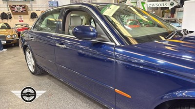 Lot 206 - 2004 JAGUAR XJ8 V8 SOVEREIGN LWB AUTO