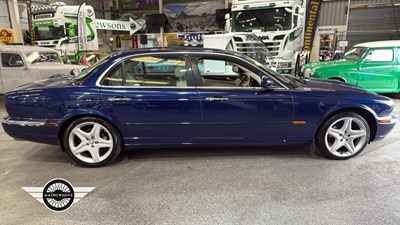 Lot 206 - 2004 JAGUAR XJ8 V8 SOVEREIGN LWB AUTO