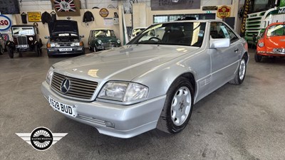 Lot 432 - 1993 MERCEDES SL 320 AUTO