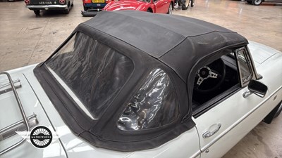 Lot 494 - 1977 MG B
