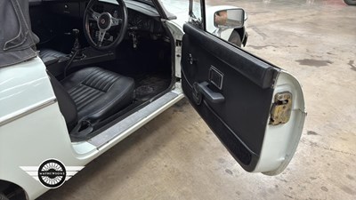 Lot 494 - 1977 MG B