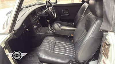 Lot 494 - 1977 MG B